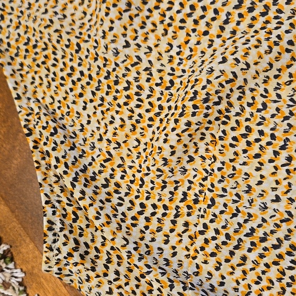 Chic Patterned Tank Top From Cabi - Picture 4 of 4